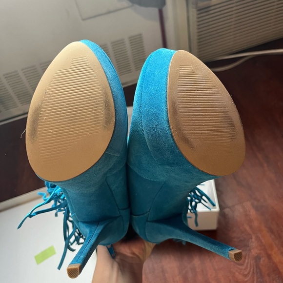 NIB Steve Madden Fringed Blue Platform Boots - Picture 4 of 5